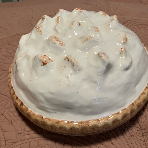 Vintage Lemon Meringue Pie Dish With Cover